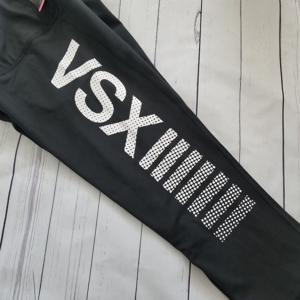 ⬇️🌹Victoria's Secret Cropped Workout Legging - Picture 2 of 4